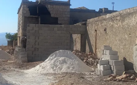 العائدون إلى عفرين يبدؤون إعادة بناء منازلهم واستصلاح أراضيهم