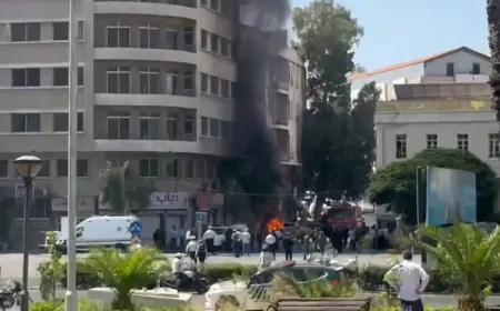 إصابة 18 شخصاً بينهم عناصر شرطة بانفجارين في دمشق