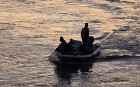 وفاة طفلين وفقدان آخرين إثر اصطدام عبّارة بجسر حربي في دير الزور