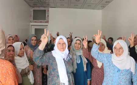 اجتماعات دورية لمجلس عوائل الشهداء مع زوجات وأمهات الشهداء في كوباني