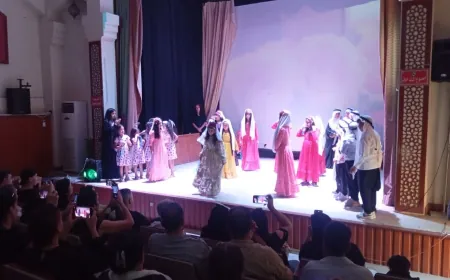 "وصية ستي" عرض مسرحي يجسد قيم الحرية والكرامة