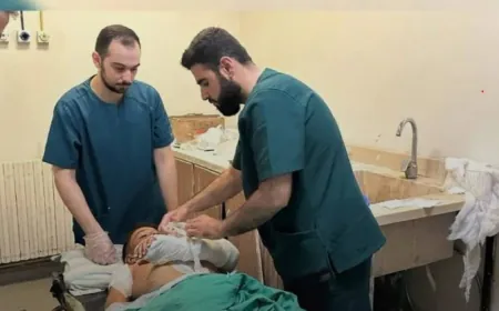 إصابة ثلاثة أطفال بانفجار قنبلة من مخلفات الحرب في ريف حمص