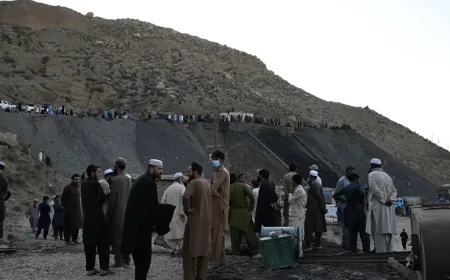 مقتل 18 عاملاً واستمرار البحث عن 14 عالقاً إثر انهيار منجم فحم في باكستان