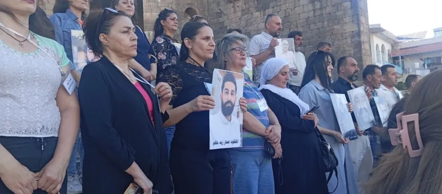 وقفة احتجاجية في السويداء للمطالبة بكشف مصير المعتقلين والمغيبين قسراً