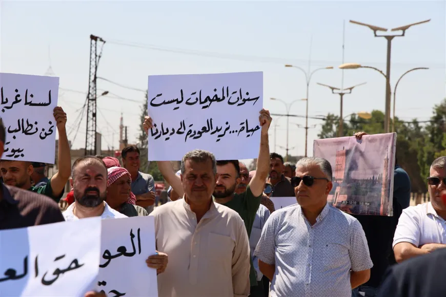 مهجّرو سري كانيه يطالبون بتحريك ملف العودة خلال اعتصام في الحسكة