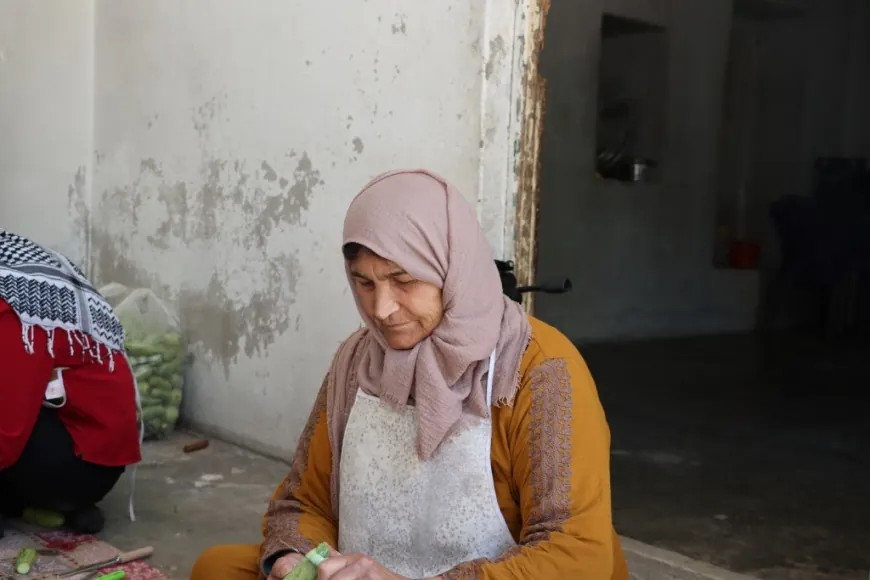 النساء في كوباني يحوّلن خيرات الأرض إلى مونة ومصدر دخل