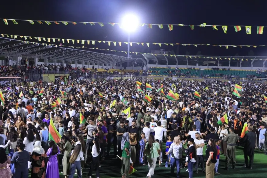 الآلاف من أهالي كوباني يحيون الذكرى الـ 14 لانطلاقة ثورة 19 تموز