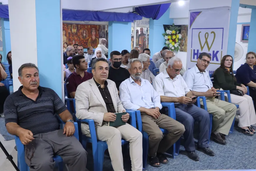 توقيع المجموعة الشعرية الأولى "ضفائر من الرماد" للشاعرة نورهان حسن