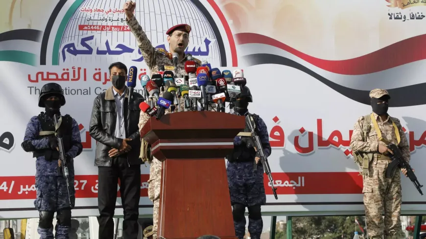 أنصار الله تنفي فرض رسوم على السفن وتحذر من التحالف البحري السعودي