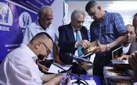 حفل توقيع كتابين للكاتب فواز عثمان في قامشلو