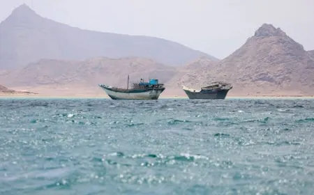 تراجع الملاحة بمضيقي هرمز وباب المندب بعد إعلان "الحوثيين" مهاجمة ناقلة سعودية