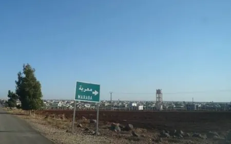 القوات الإسرائيلية تقتاد شاباً خلال توغل جديد في ريف درعا
