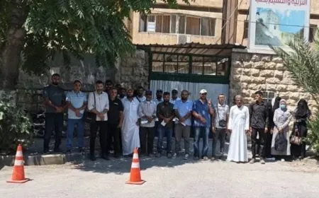 معلمو منبج يحتجون أمام مديرية التربية في حلب للمطالبة بحقوقهم
