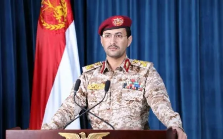 الحوثيون يعلنون استهداف مطار نجران ومنشأة لأرامكو بالسعودية