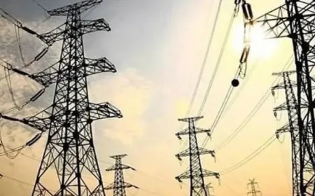 إعادة التغذية الكهربائية إلى محافظة الحسكة بعد إصلاح خط الطبقة – الأبواب
