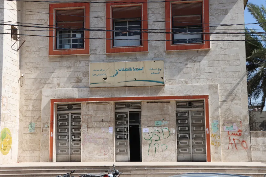 فوضى استبدال العملة في قامشلو.. عدم توفر الإصدار الجديد يفاقم معاناة المواطنين