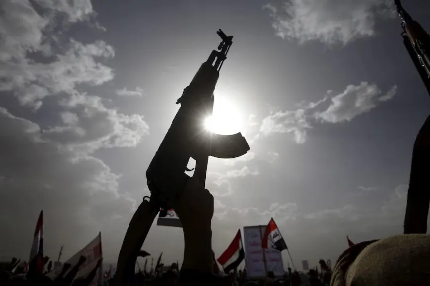الحوثيون يعلنون استهداف مصفاة سعودية