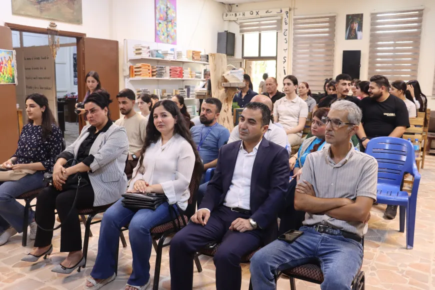 إحياء اليوم العالمي للشباب بندوة حول بناء المستقبل وتطوير الذات في قامشلو