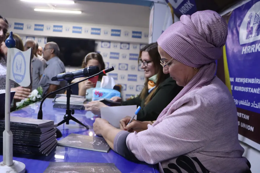 "ضفائر من الرماد" ديوان يوثق تجربة امرأة عاشت التهجير وكتبت وجعه