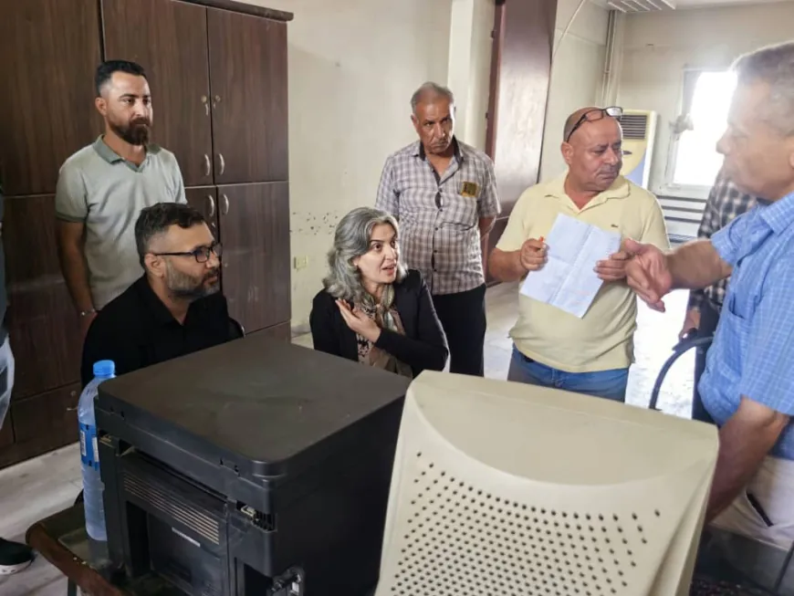 مديرة منطقة قامشلو تتفقد استعدادات المصرف الزراعي لصرف قيمة فواتير القمح