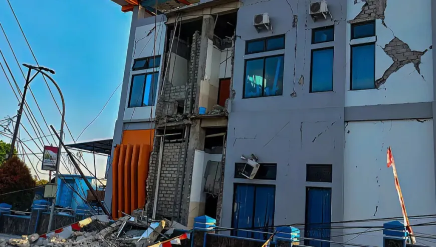 حصيلة زلزال إندونيسيا: 70 قتيلاً وآلاف النازحين