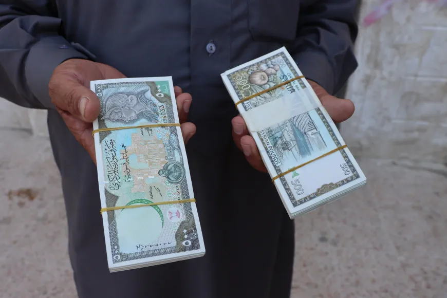 شكاوى من آلية استبدال العملة في قامشلو مطالب بتوفير العملة الجديدة