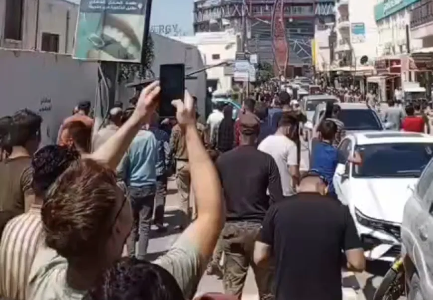 احتجاجات في عدة مناطق تطالب بتحسين الخدمات وصرف المستحقات