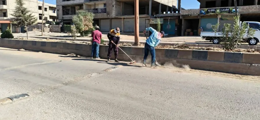 النفايات تحاصر الشوارع وقنوات تصريف المياه في مدينة جل آغا