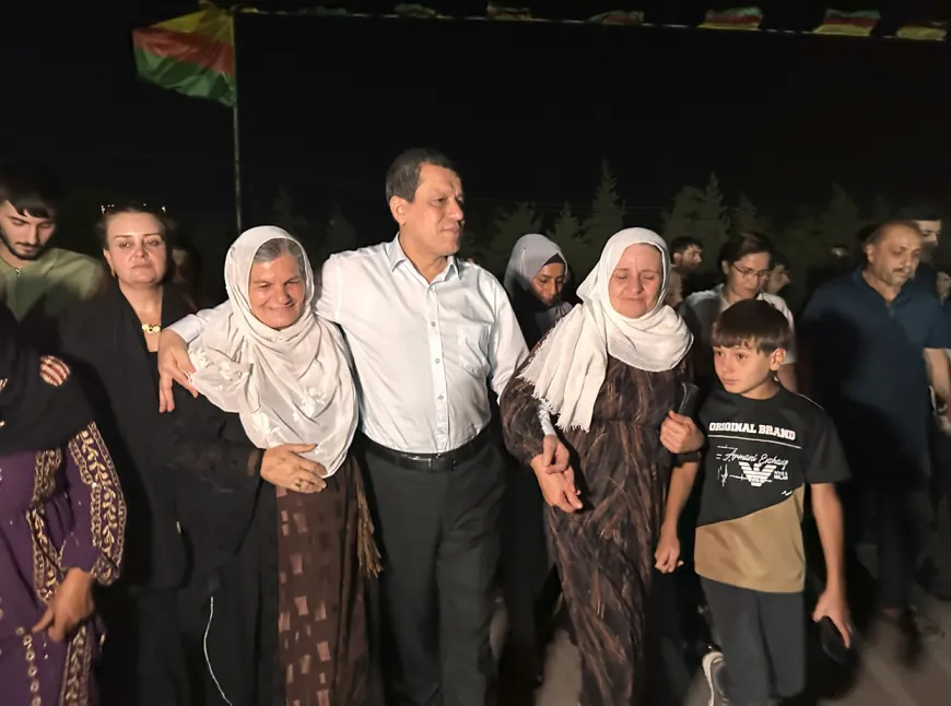 إلهام أحمد ومظلوم عبدي يزوران مزار الشهيد دليل ساروخان
