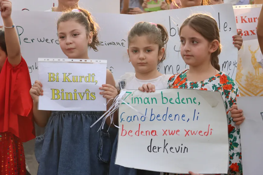 أهالي عامودا يرفضون قرار وزارة التربية السورية المتعلق بتدريس اللغة الكردية