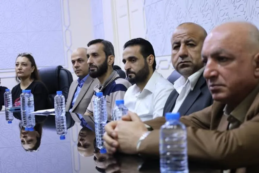 محافظ الحسكة يبحث آليات إنهاء التداول بالعملة السورية القديمة