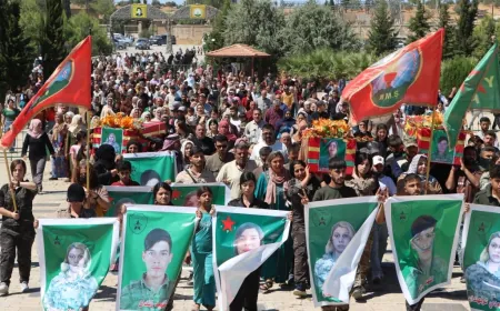 تشييع جثامين مقاتلتين ومقاتل إلى مثواهم الأخير في كوباني