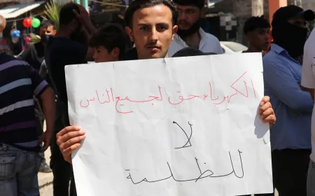 محتجون في الحسكة: الكهرباء للجميع.. لا للظلمة