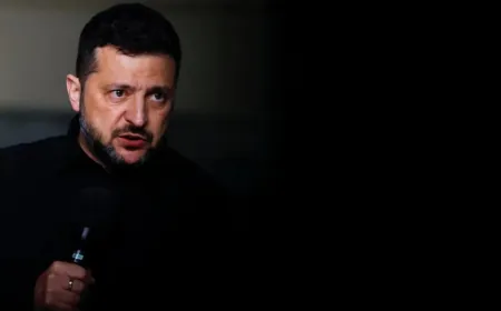 زيلينسكي ينجو من مسيّرة كادت تصيب طائرته