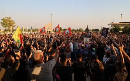 الآلاف يشيعون جثمان الشهيد سيبان حسكة