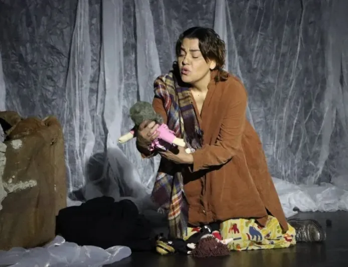رحيل الفنانة الكردية كلستان طاهر في مدينة بوخوم الألمانية