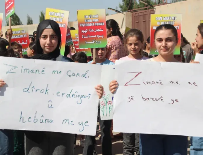طالبات وذووهن: من حقنا أن نواصل التعليم بلغتنا الأم