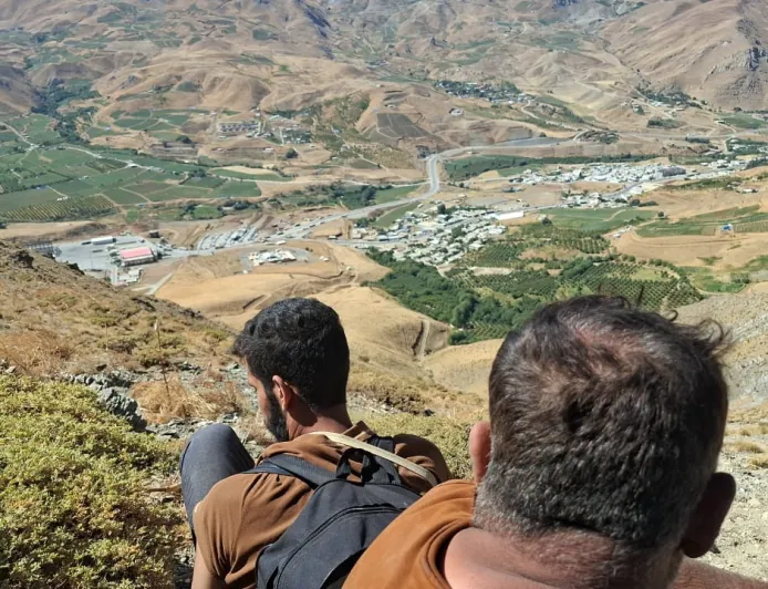 25 شخصاً من كوباني عالقون بين إقليم كردستان وشرق كردستان