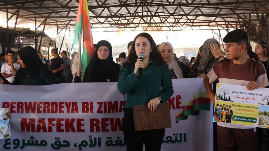 الآلاف في الجزيرة يطالبون بتثبيت اللغة الكردية في الدستور السوري
