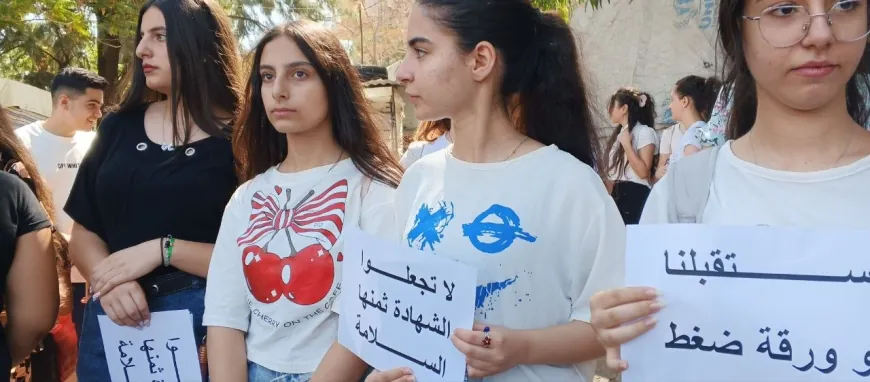 تحرك طلابي في السويداء: التعليم والامتحان حقان بعيداً عن التجاذبات السياسية