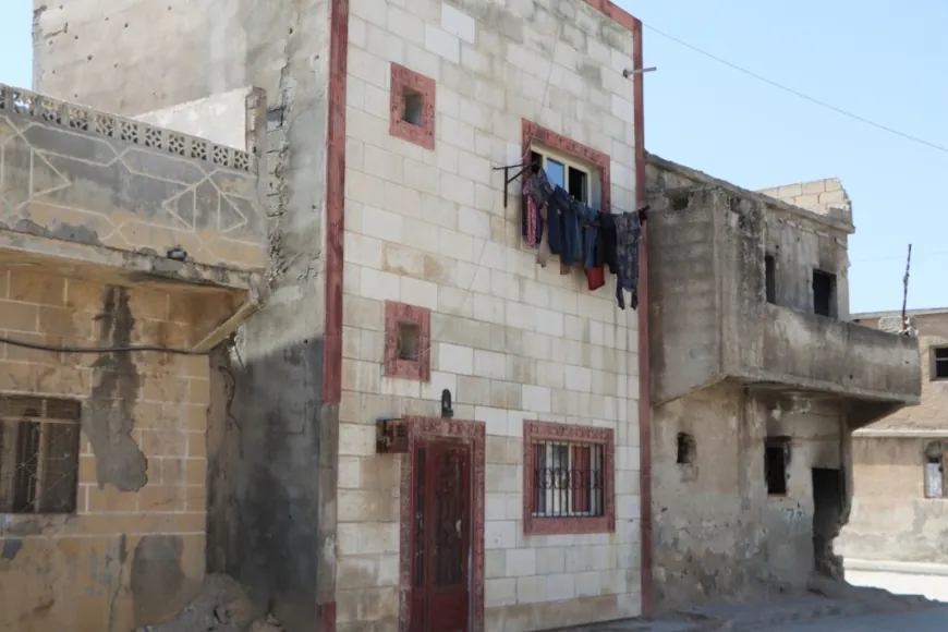 المنازل المهدمة في كوباني تهدد حياة المدنيين والأطفال