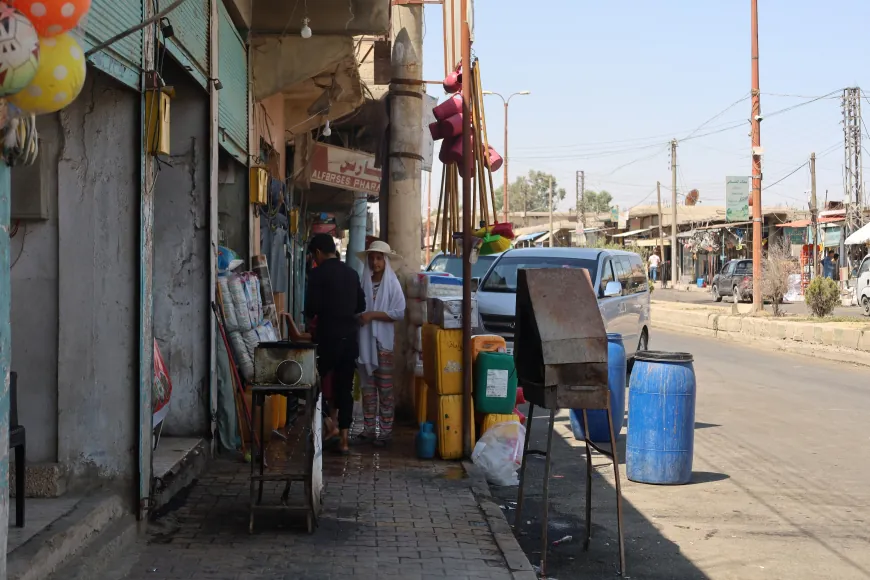 أهالي جل آغا يطالبون بإخلاء الأرصفة وتنظيم الحركة داخل المدينة