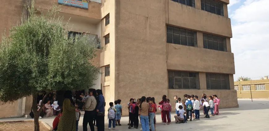 مع بدء العام الدراسي.. طلبة محافظة الحسكة يرفضون قرار وزارة التربية بشأن اللغة الكردية