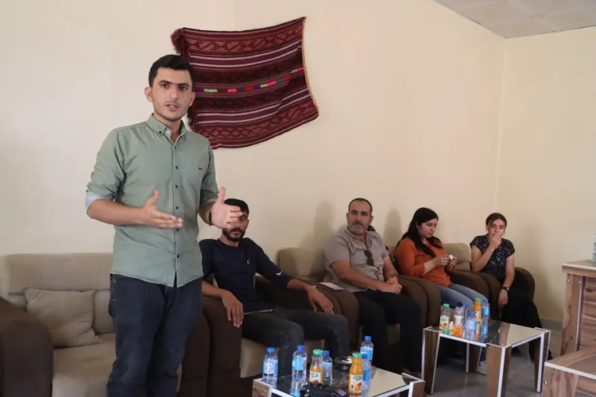 اجتماع للصحفيين في كوباني يناقش تحديات العمل الإعلامي