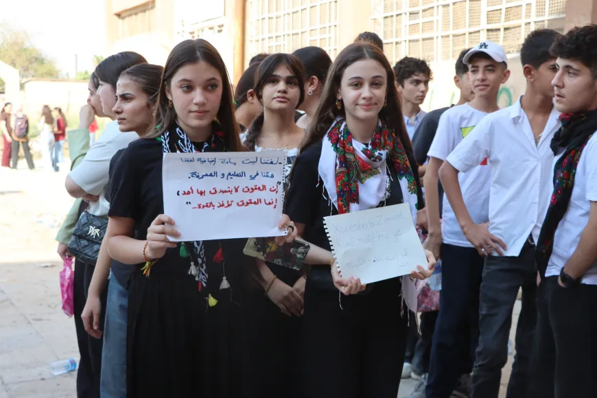 لليوم الثاني على التوالي.. طلاب في الجزيرة يواصلون المطالبة بتدريس المناهج باللغة الكردية