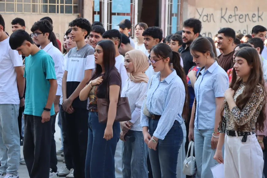 لليوم الثاني على التوالي.. طلاب في الجزيرة يواصلون المطالبة بتدريس المناهج باللغة الكردية