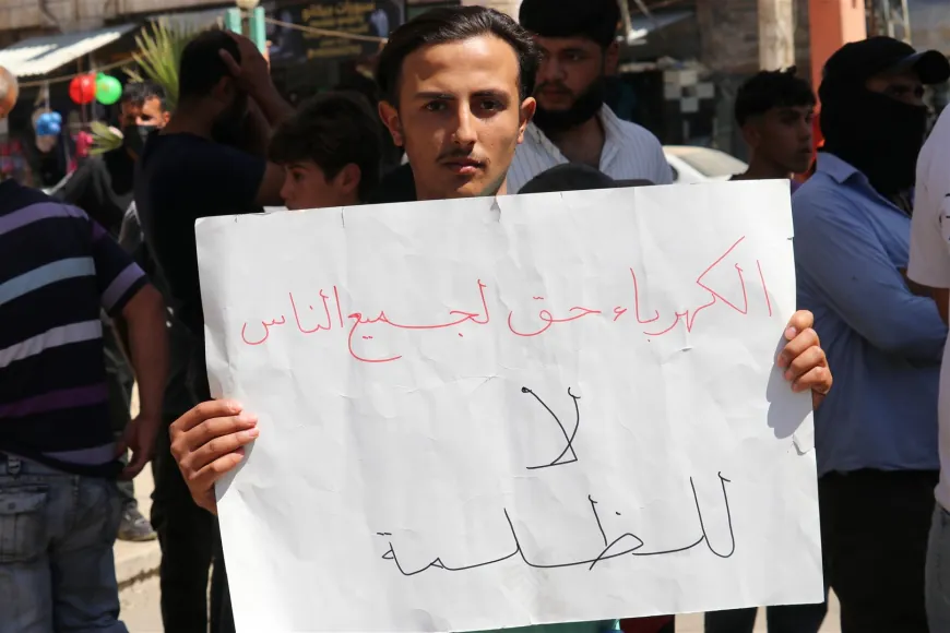 محتجون في الحسكة: الكهرباء للجميع.. لا للظلمة