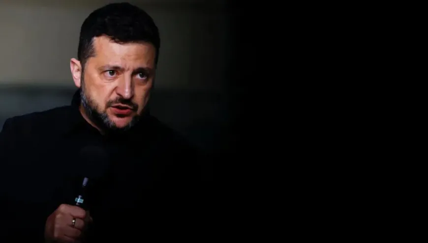 زيلينسكي ينجو من مسيّرة كادت تصيب طائرته