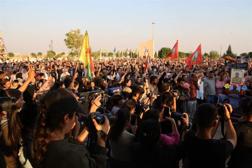 الآلاف يشيعون جثمان الشهيد سيبان حسكة