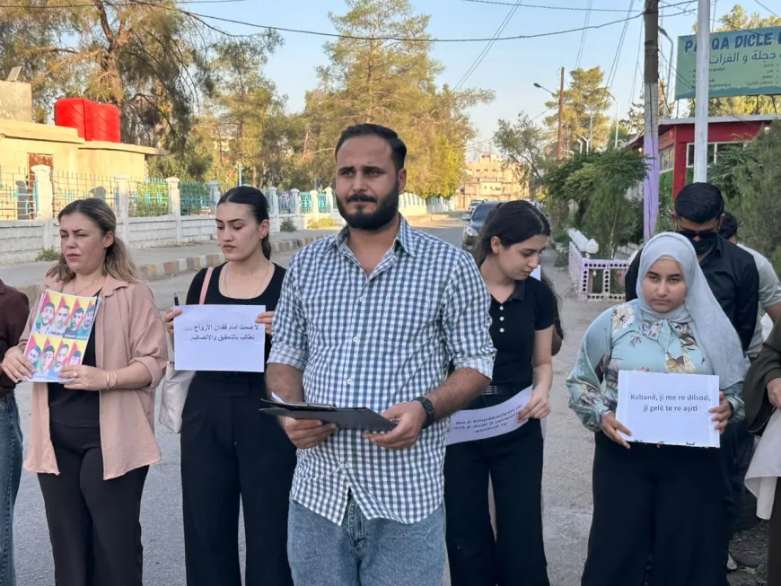 طلبة جامعة روج آفا يحتجون في قامشلو على الأحداث الأخيرة